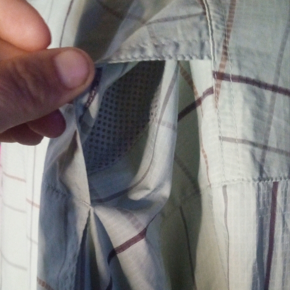 Columbia Sage Green Plaid Omni-Shade Long Sleeve Ventilated Button Up Size XL - Picture 9 of 9
